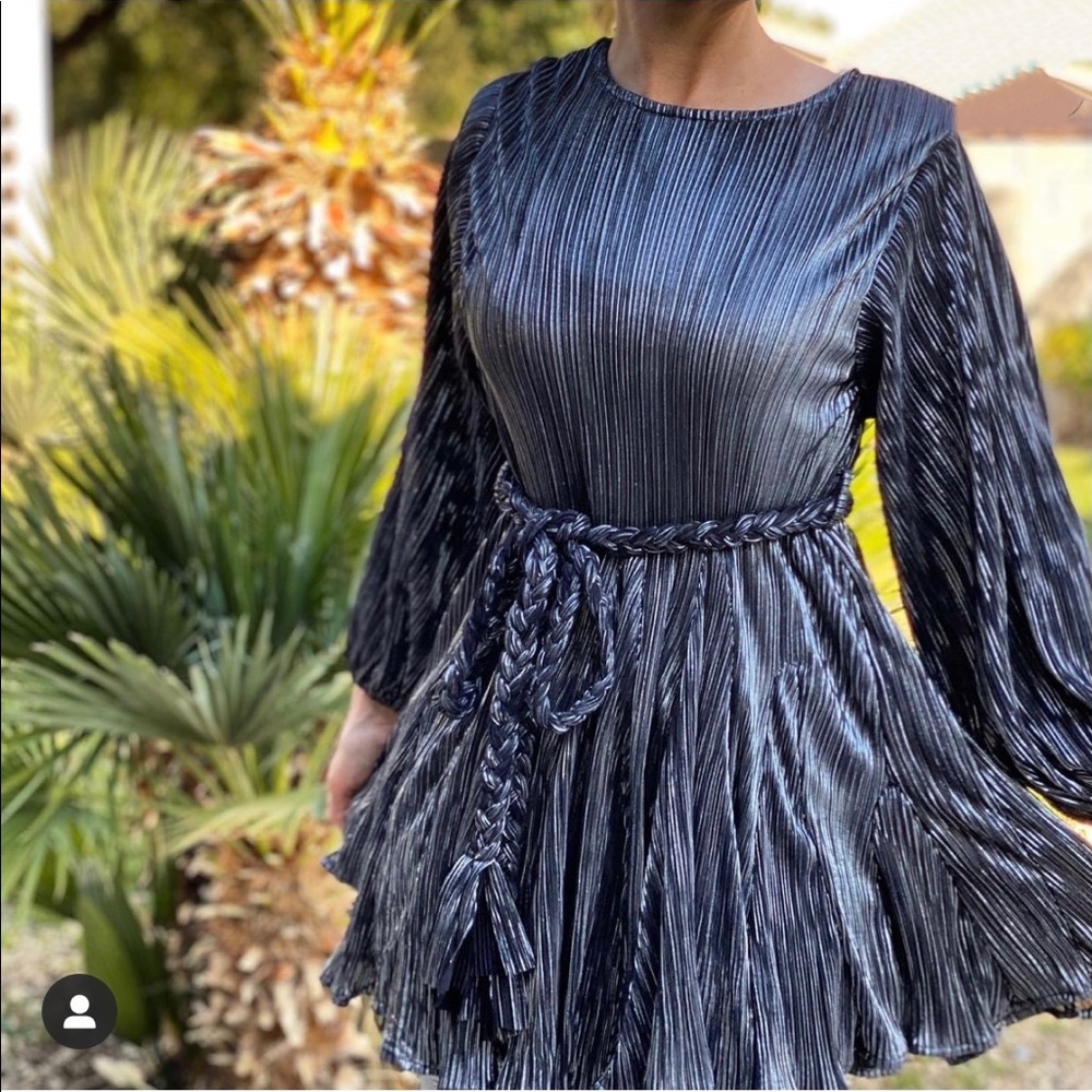 New Entro Silver metallic ribbed belted tunic med